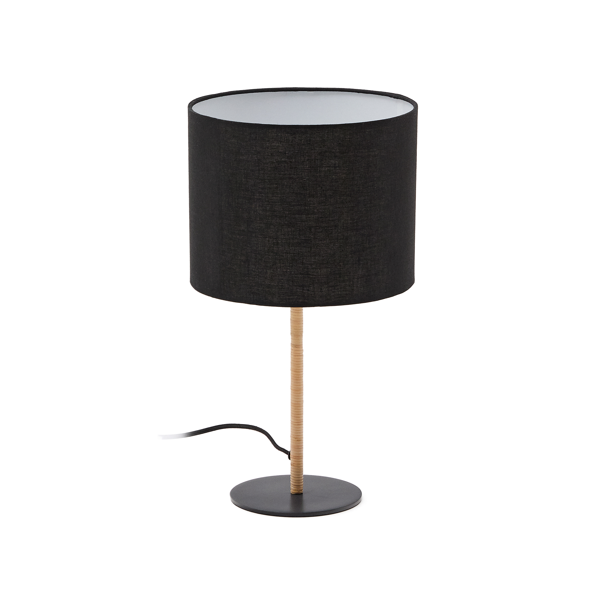 KAVE HOME Pina bordlampe i metal og rattan med en sort bomuldslampeskærm